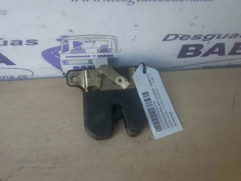 Foto de CERRADURA MALETERO / PORTON AUDI A3 (8L) referencia 8L0827505