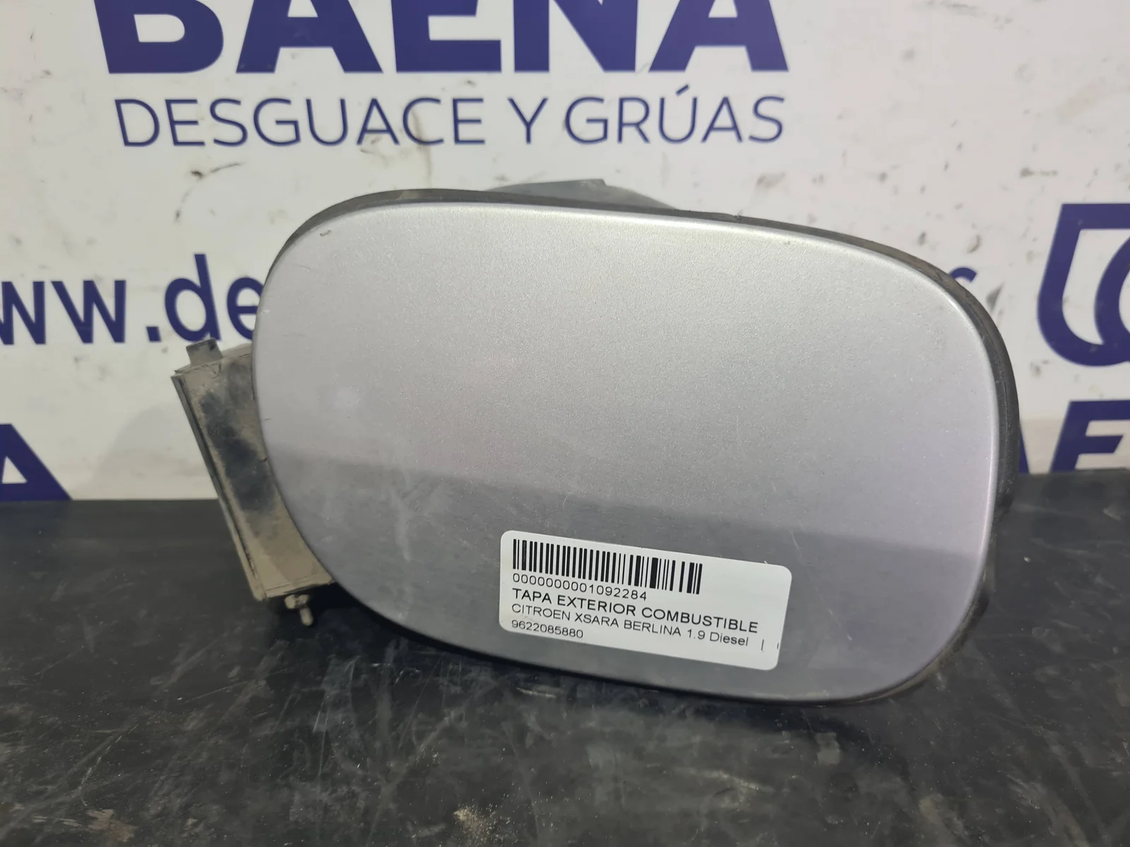 Foto de TAPA EXTERIOR COMBUSTIBLE SIN MARCA SIN MODELO referencia 9622085880