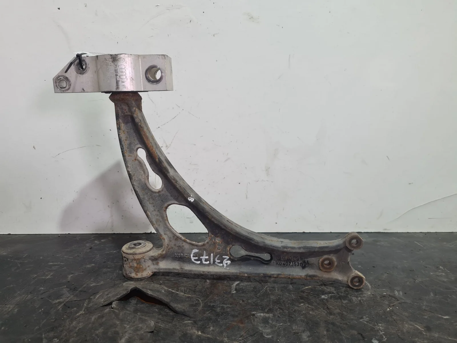 Foto de BRAZO SUSPENSION INFERIOR DELANTERO DERECHO SEAT LEON (1P1) referencia 1K0407153G