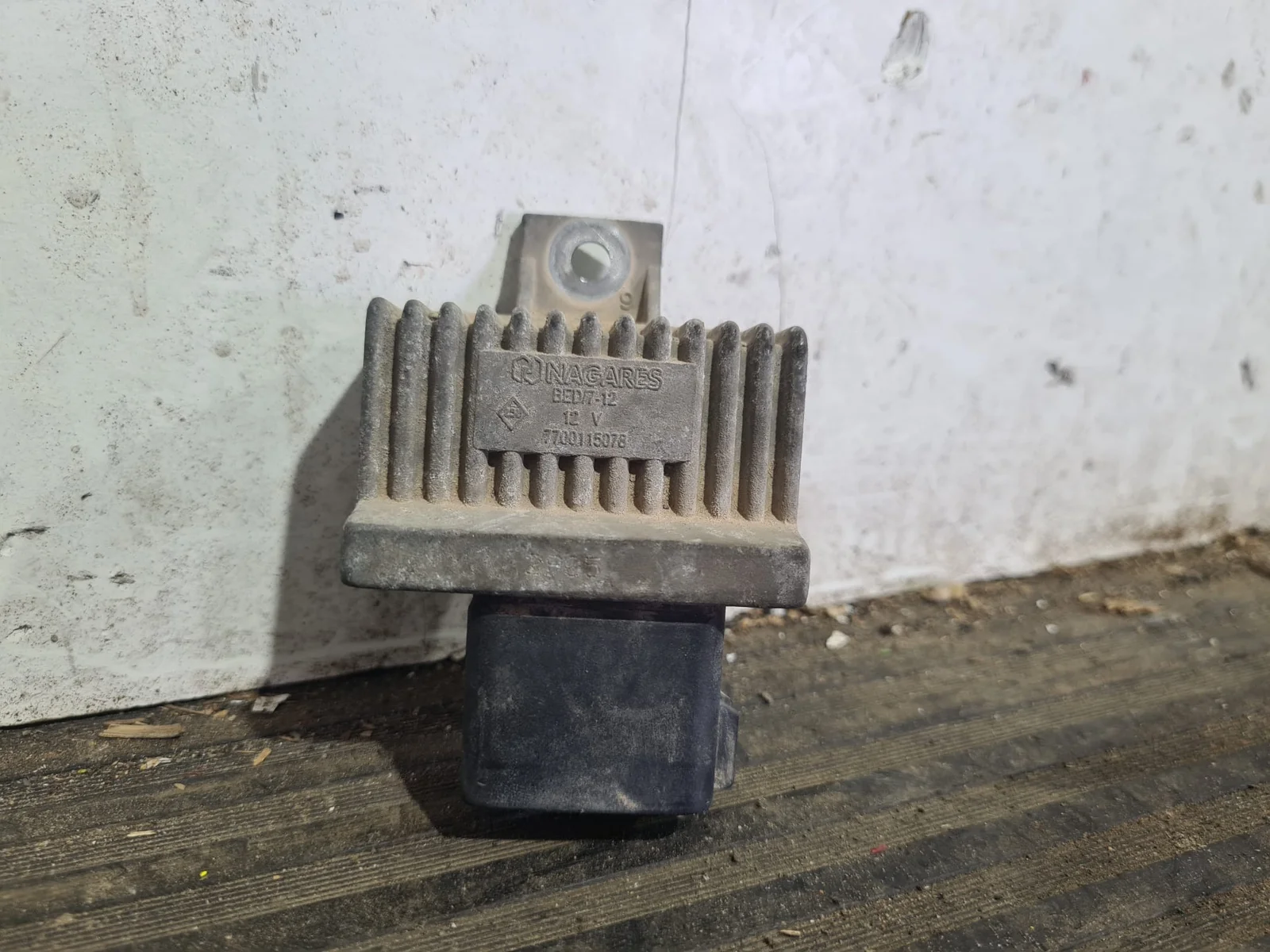 Foto de CAJA PRECALENTAMIENTO RENAULT KANGOO I (F/KC0) referencia 7700115078