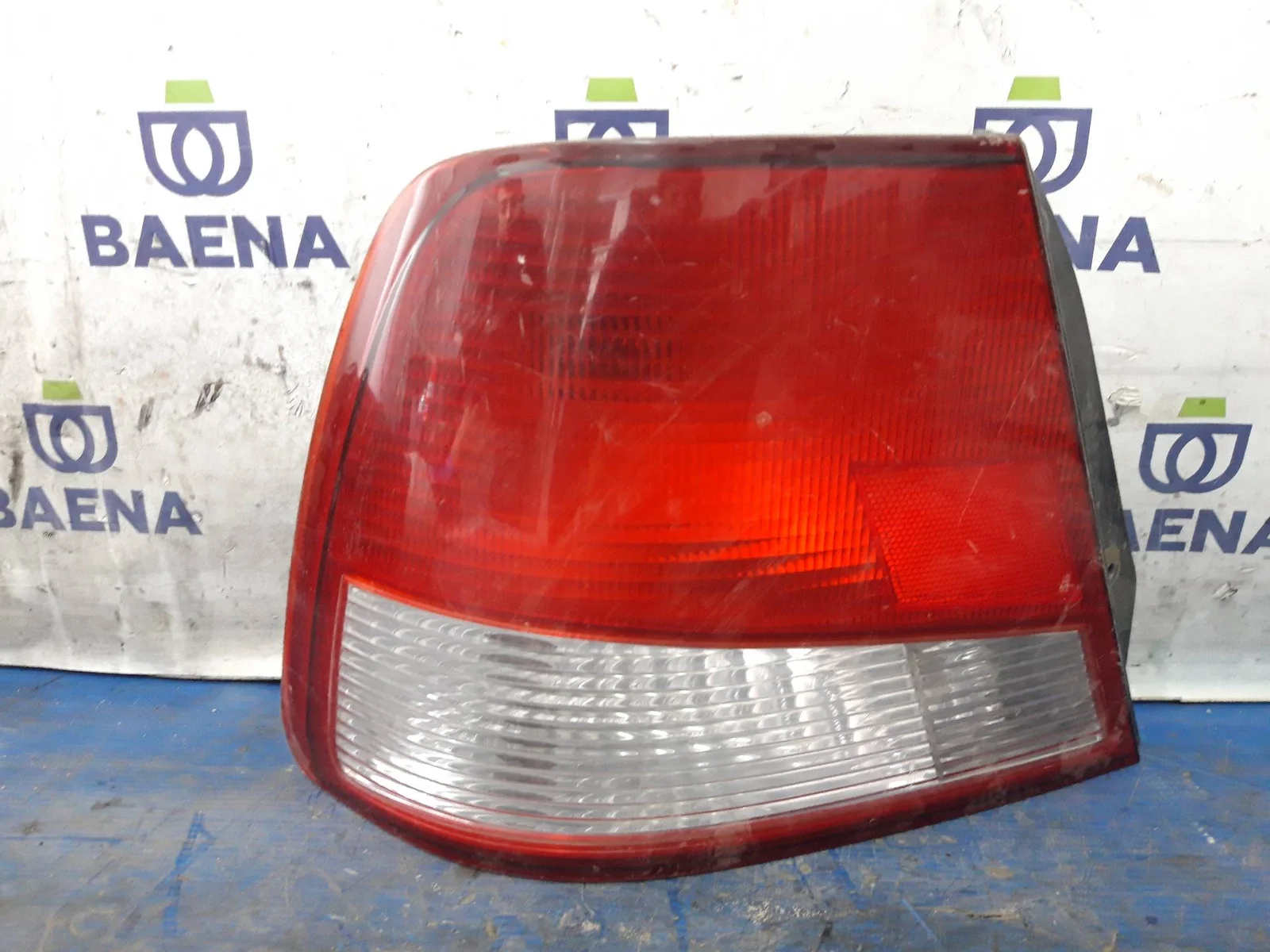 Foto de PILOTO TRASERO IZQUIERDO HYUNDAI ACCENT (LC)