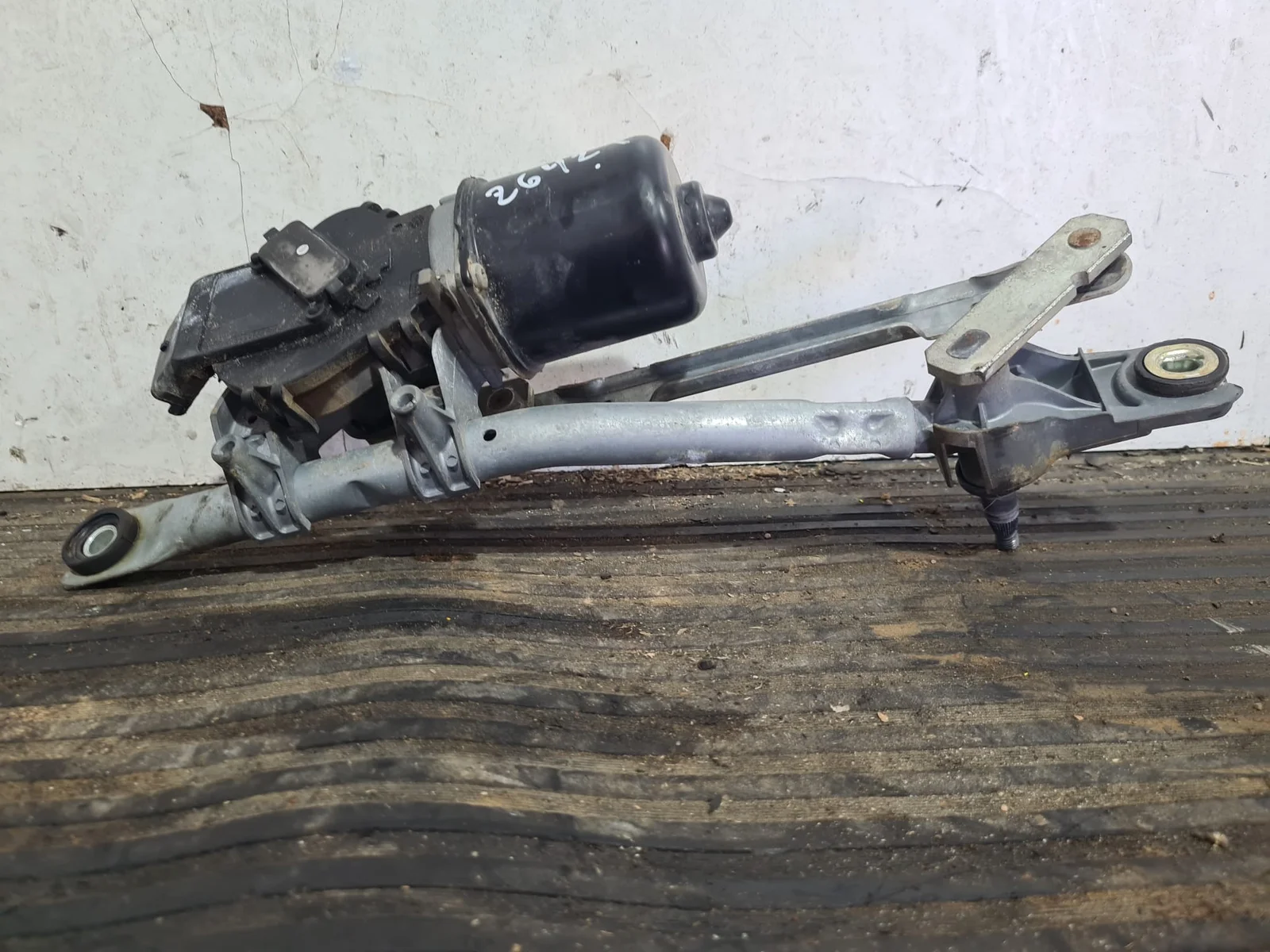 Foto de MOTOR LIMPIA DELANTERO PEUGEOT 107