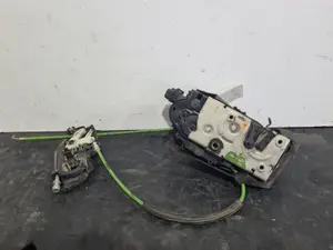 Foto de CERRADURA PUERTA DELANTERA DERECHA LANCIA MUSA (184) referencia 51708420 foto 1