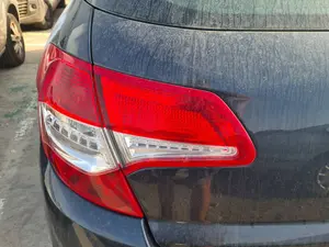 Foto de PILOTO TRASERO IZQUIERDO INTERIOR CITROEN C4 BERLINA