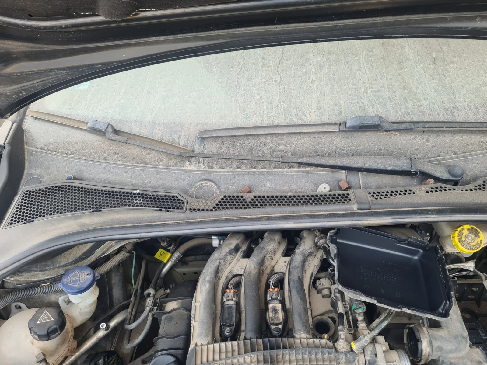 Foto de BRAZO LIMPIA DELANTERO DERECHO CITROEN C3