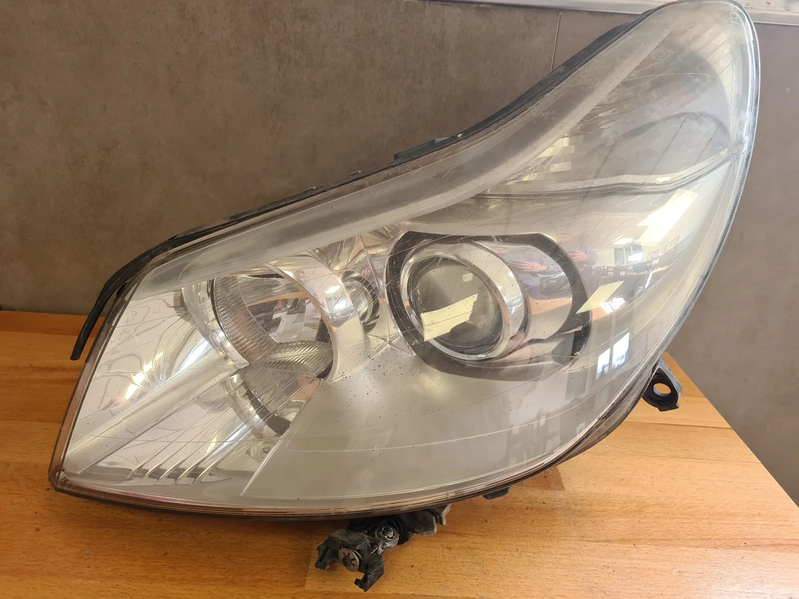 Foto de FARO IZQUIERDO CITROEN C5 BERLINA referencia 9650115480