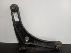 Foto de BRAZO SUSPENSION INFERIOR DELANTERO DERECHO CHRYSLER JEEP PATRIOT