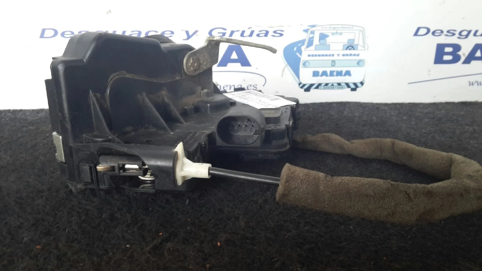 Foto de CERRADURA PUERTA DELANTERA DERECHA SIN MARCA SIN MODELO