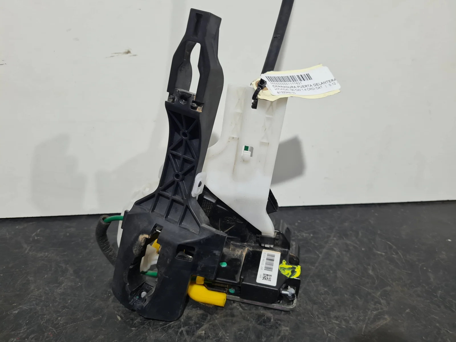 Foto de CERRADURA PUERTA DELANTERA DERECHA SIN MARCA SIN MODELO referencia 81320A6110