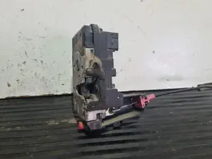Foto de CERRADURA PUERTA TRASERA IZQUIERDA OPEL ASTRA G BERLINA referencia 13128115 foto 3