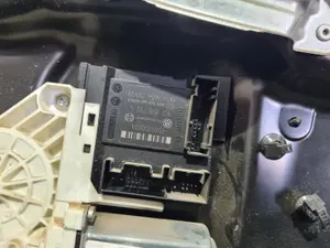 Foto de ELEVALUNAS DELANTERO DERECHO VOLKSWAGEN PASSAT BERLINA (3C2) referencia 3C1837756F foto 3