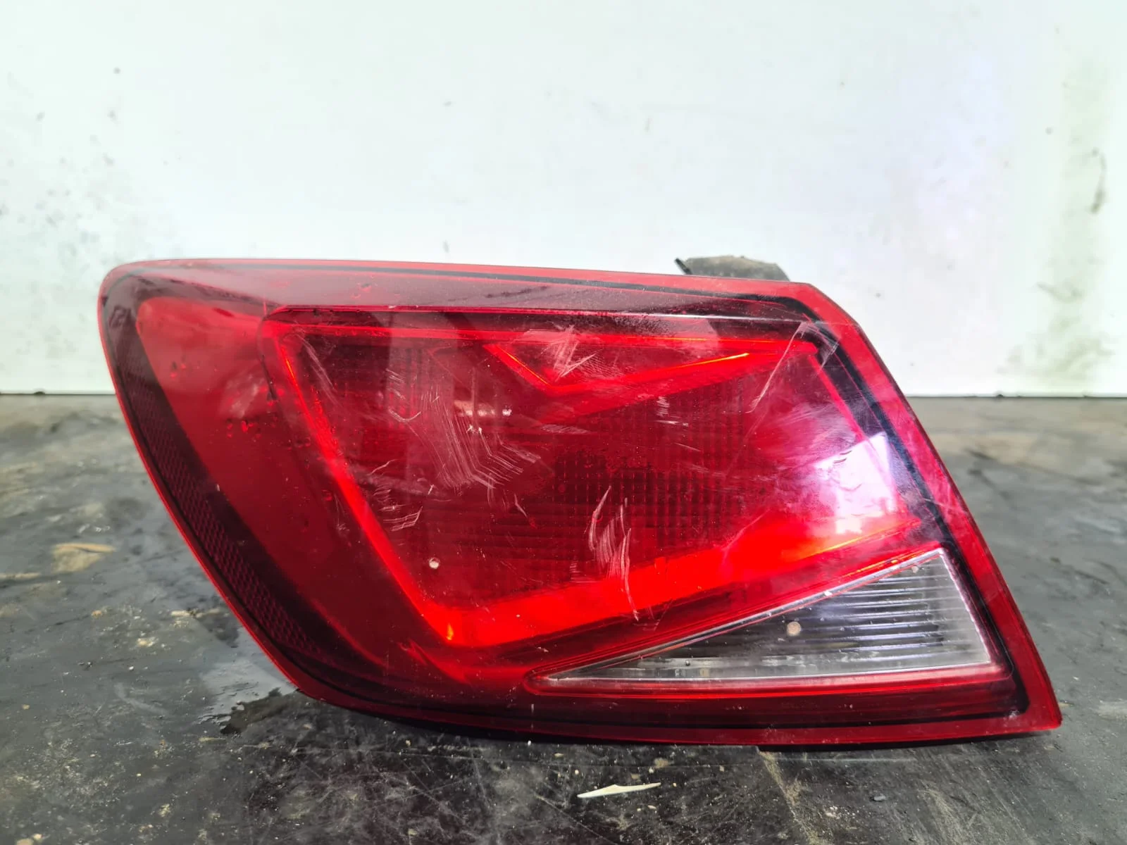 Foto de PILOTO TRASERO IZQUIERDO SEAT LEON (5F1) referencia 5F0945095D