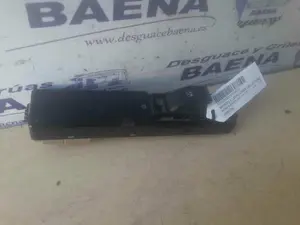 Foto de MANDO ELEVALUNAS DELANTERO DERECHO SIN MARCA SIN MODELO referencia 12805709 foto 1