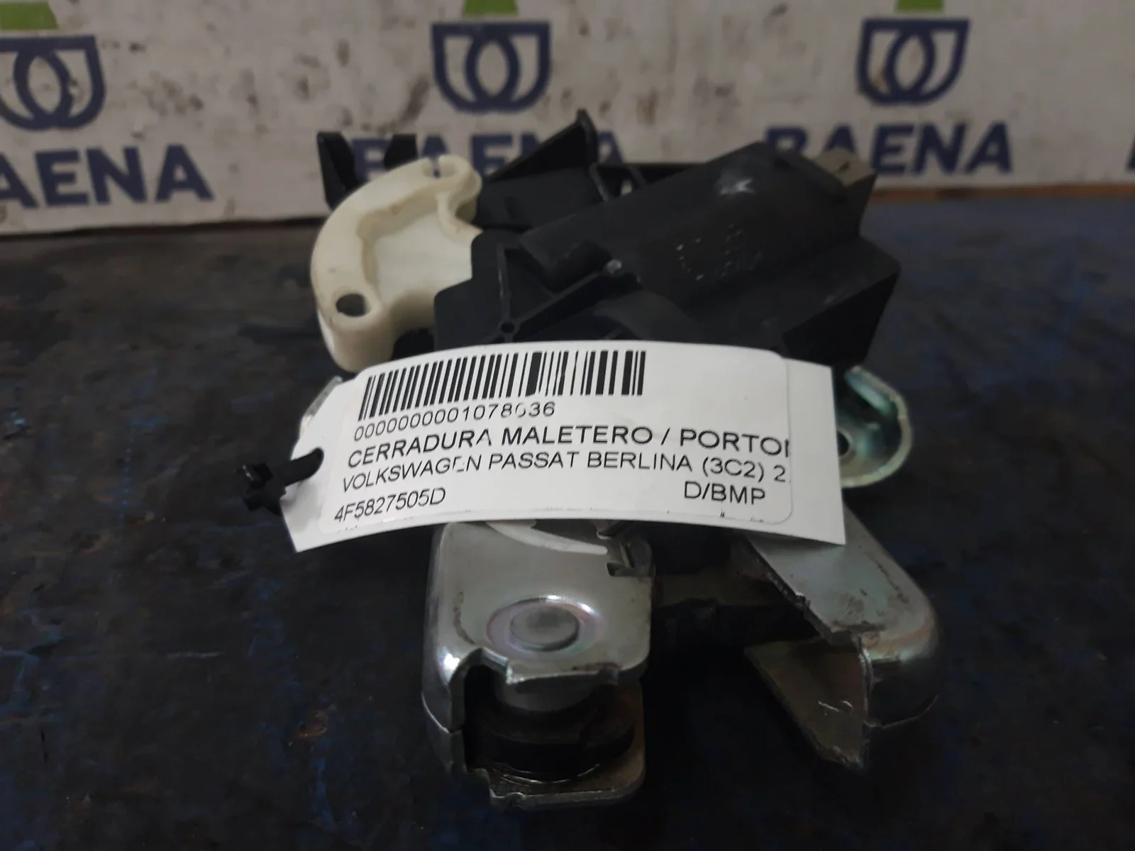 Foto de CERRADURA MALETERO / PORTON VOLKSWAGEN PASSAT BERLINA (3C2) referencia 4F5827505D
