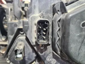 Foto de FARO DERECHO BMW SERIE X3 (E83) referencia 3418412 foto 3