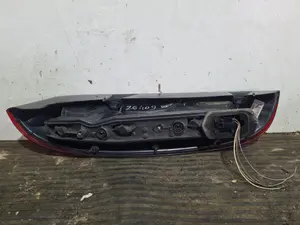 Foto de PILOTO TRASERO DERECHO OPEL CORSA C referencia 09114337 foto 4