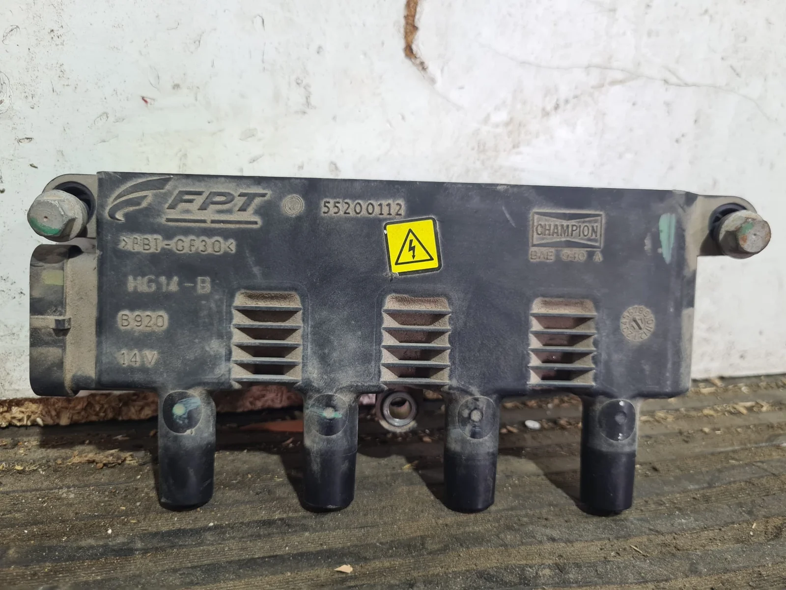 Foto de BOBINA ENCENDIDO FIAT III PUNTO (199) referencia 55200112