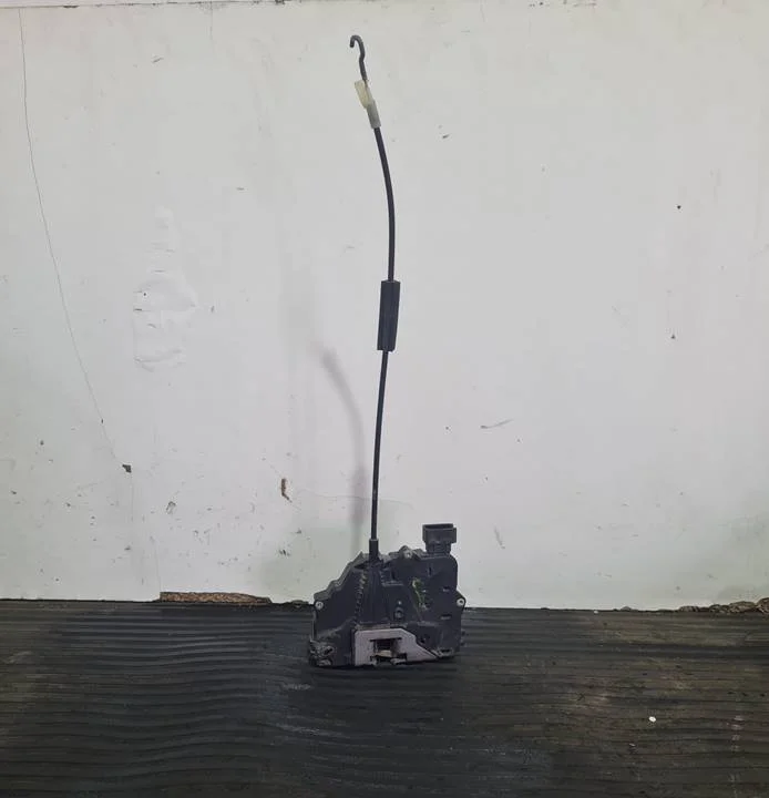 Foto de CERRADURA PUERTA DELANTERA IZQUIERDA OPEL CORSA D referencia 0325407955