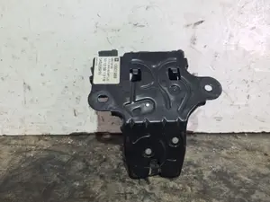 Foto de CERRADURA MALETERO / PORTON CHEVROLET CRUZE referencia 545255965