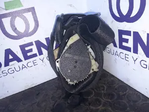 Foto de CINTURON SEGURIDAD TRASERO CENTRAL SIN MARCA SIN MODELO referencia TRW20 foto 2