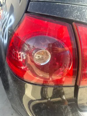 Foto de PILOTO TRASERO IZQUIERDO VOLKSWAGEN GOLF V (1K1)(10.2003)