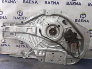 Foto de ELEVALUNAS DELANTERO DERECHO HYUNDAI TUCSON (JM) referencia 824802E010 foto 3