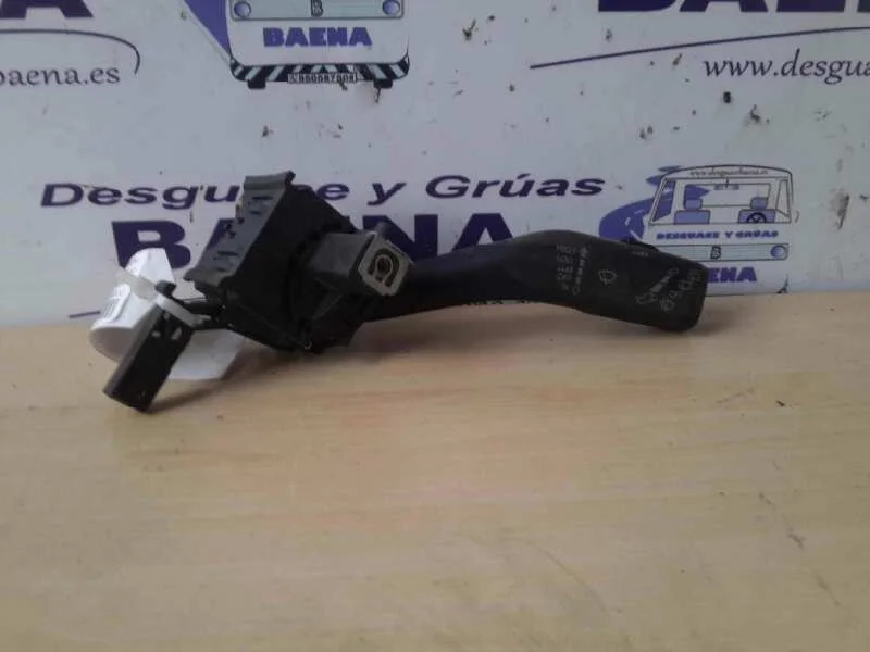 Foto de MANDO LIMPIA SIN MARCA SIN MODELO referencia 1K0953519H