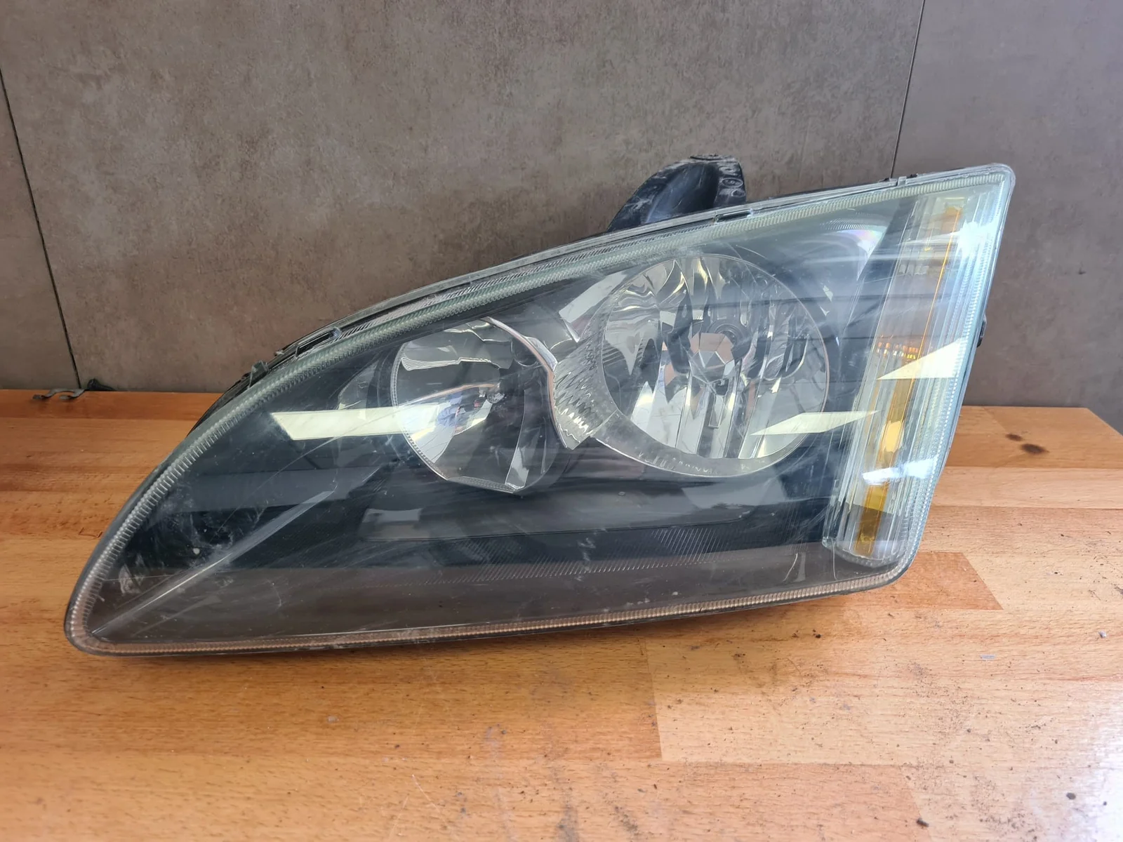 Foto de FARO IZQUIERDO FORD FOCUS BERLINA (CAP) referencia 4M5H3K060BA