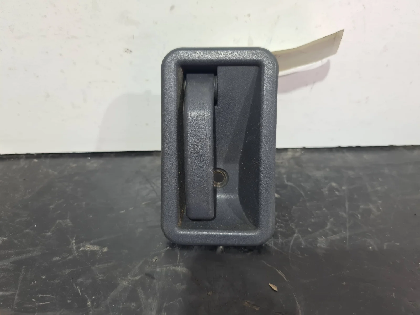 Foto de MANETA INTERIOR DELANTERA IZQUIERDA SIN MARCA SIN MODELO referencia 7700813585