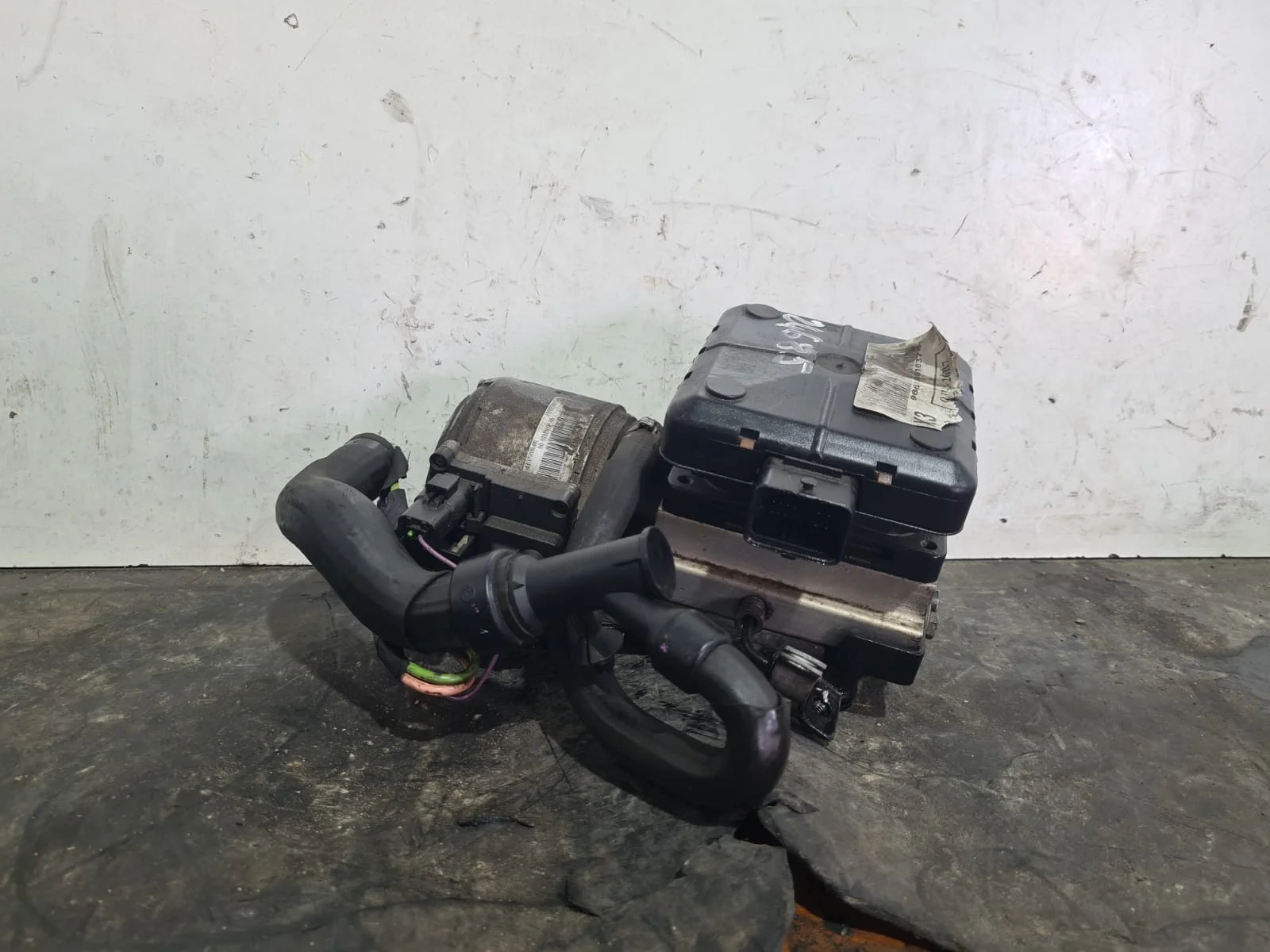 Foto de BOMBA SUSPENSION CITROEN C5 BREAK referencia 9654068680