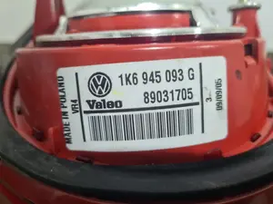 Foto de PILOTO TRASERO IZQUIERDO INTERIOR VOLKSWAGEN GOLF V (1K1)(10.2003) referencia 1K6945093G foto 4