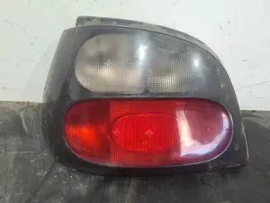 Foto de PILOTO TRASERO IZQUIERDO RENAULT MEGANE I CLASSIC (LA0) referencia 7700828137 foto 1