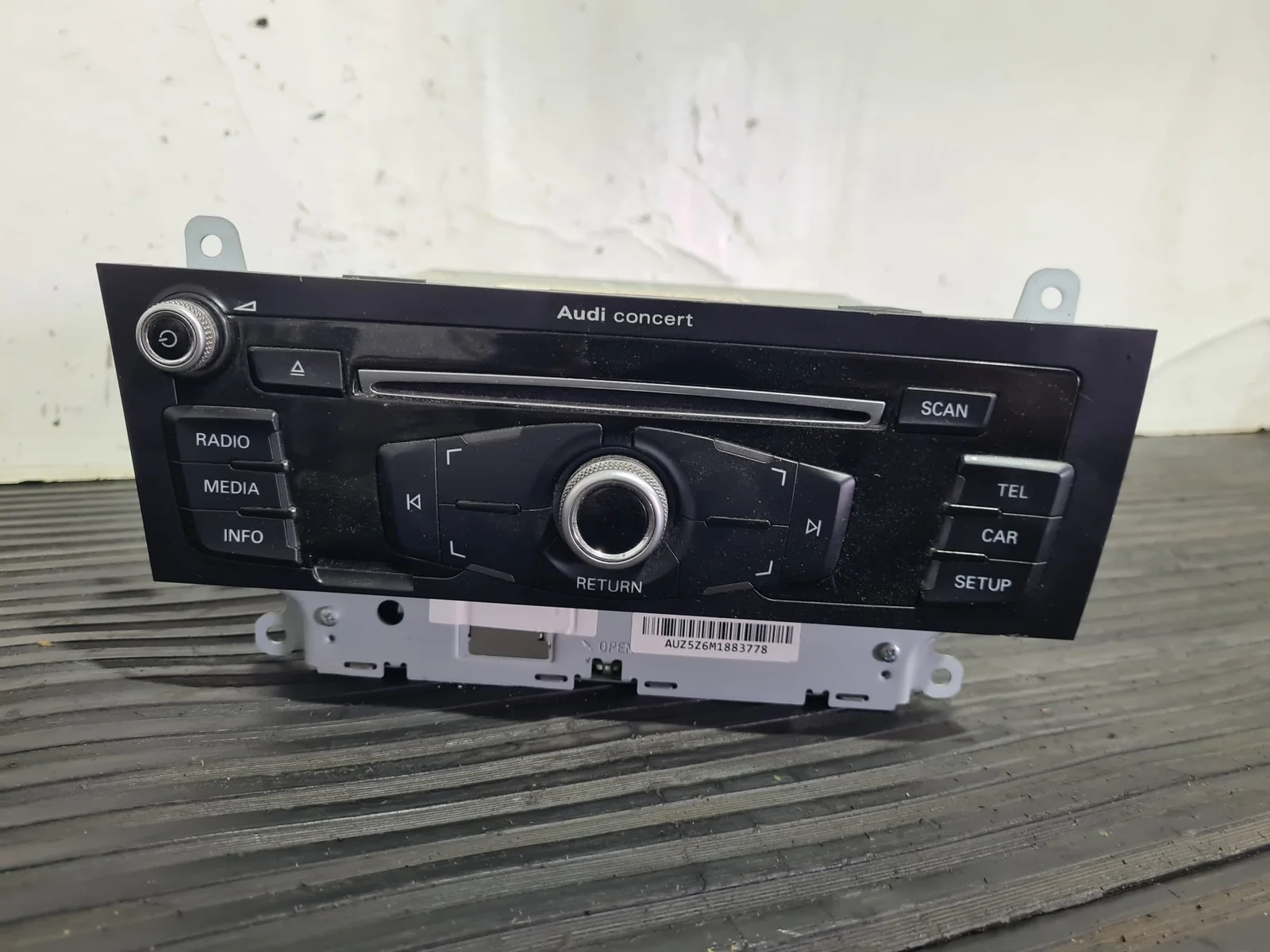 Foto de SISTEMA AUDIO / RADIO CD AUDI A4 BERLINA (8K2) referencia 8R1035186R