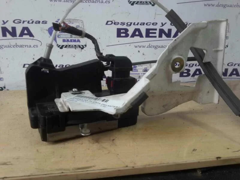 Foto de CERRADURA PUERTA DELANTERA IZQUIERDA OPEL ZAFIRA A referencia 24444015