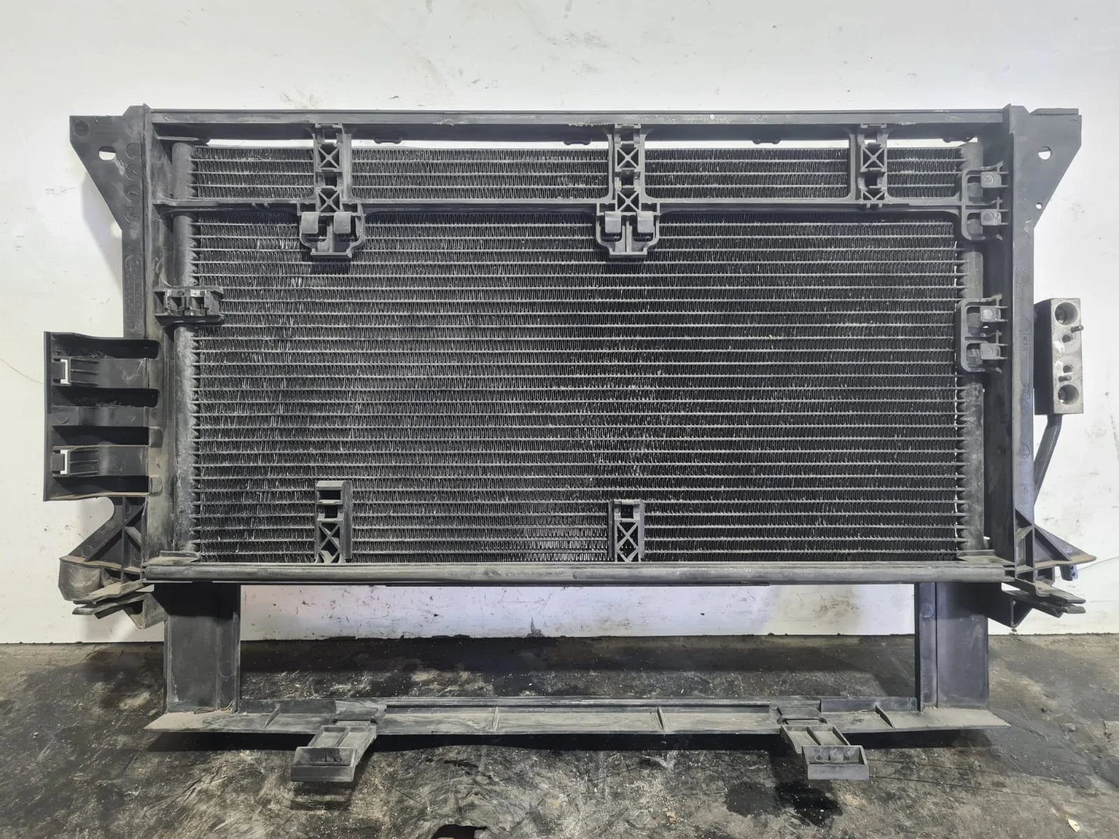 Foto de CONDENSADOR / RADIADOR AIRE ACONDICIONADO BMW SERIE 5 BERLINA (E39) referencia 170022473549
