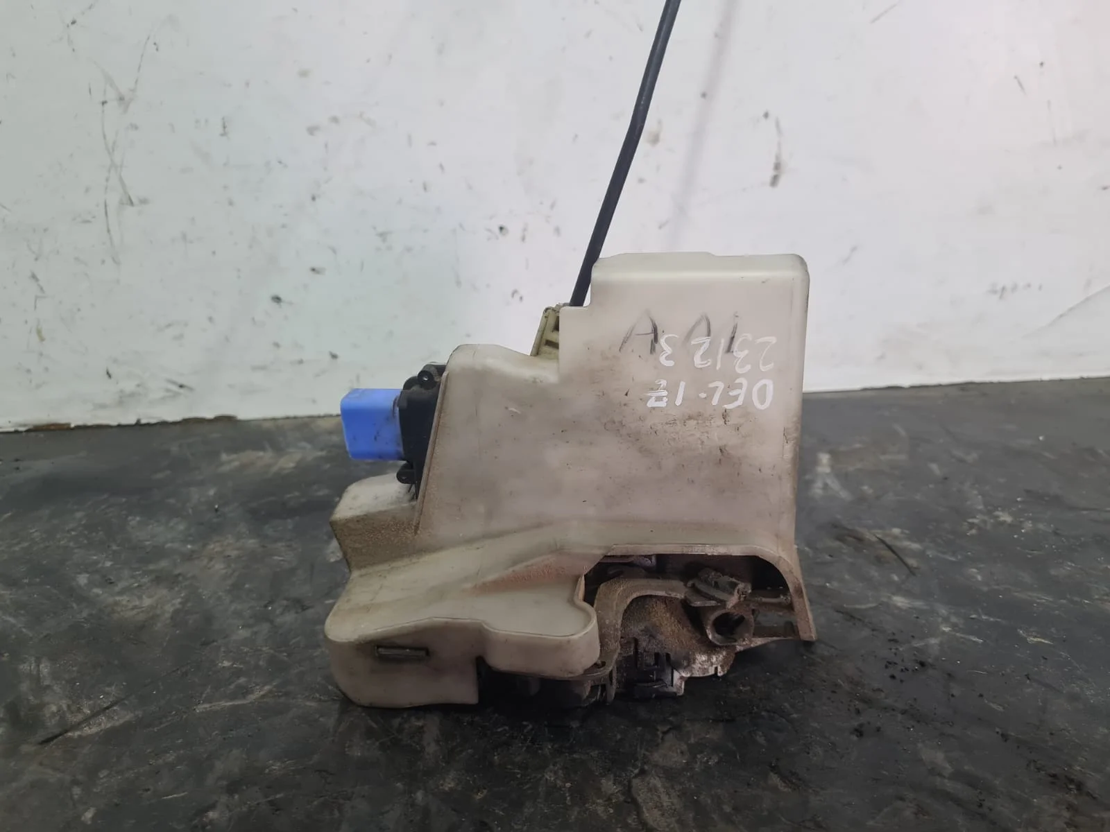 Foto de CERRADURA PUERTA DELANTERA IZQUIERDA AUDI A4 AVANT (8E)