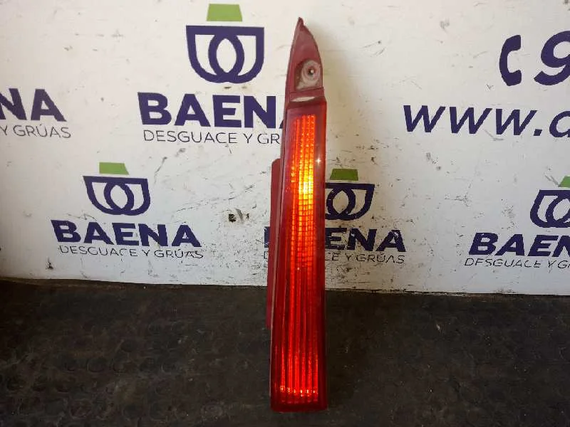 Foto de PILOTO TRASERO DERECHO CITROEN C4 BERLINA referencia 9655863780