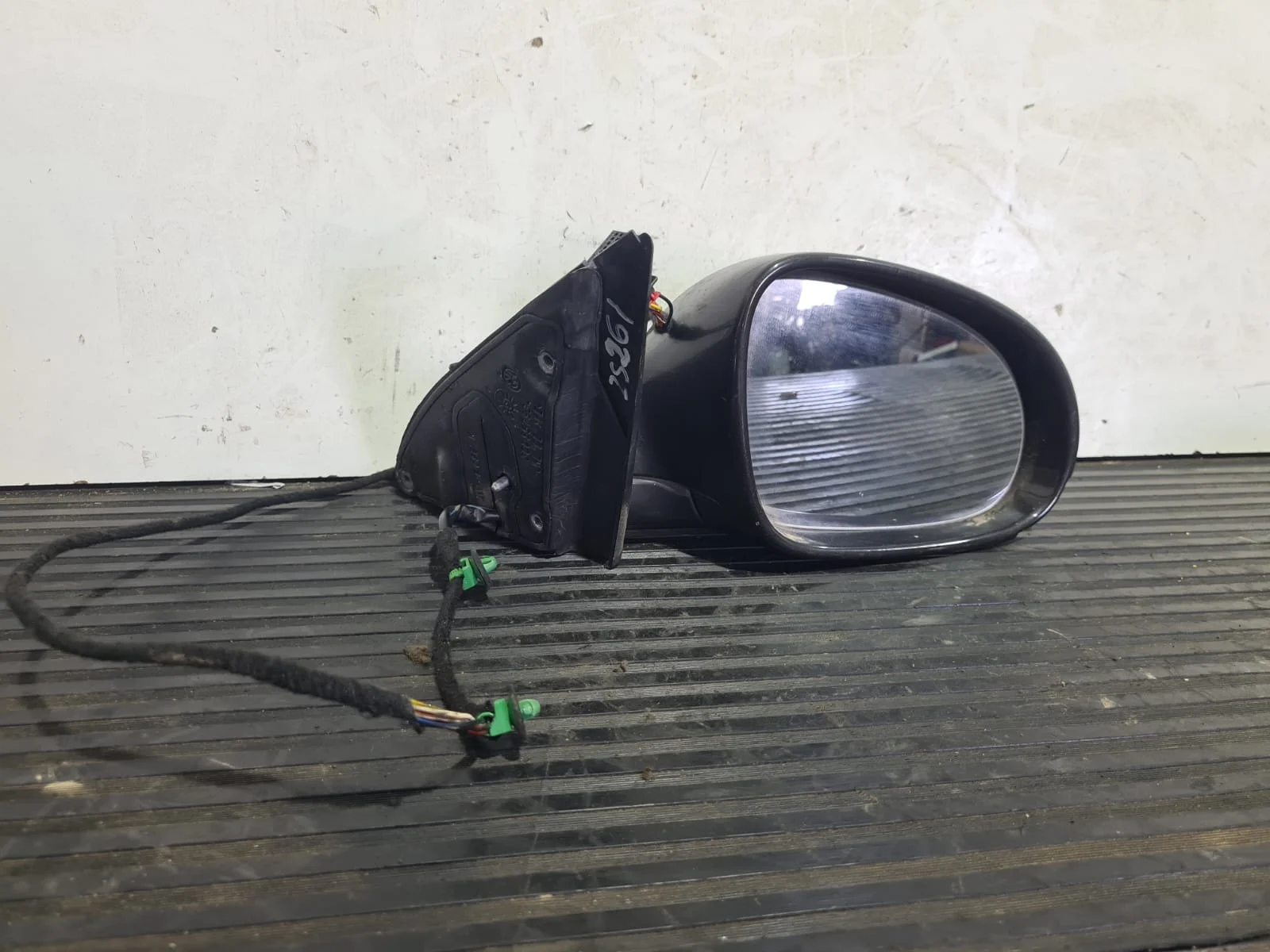 Foto de RETROVISOR DERECHO VOLKSWAGEN PASSAT BERLINA (3C2) referencia 3C0857934