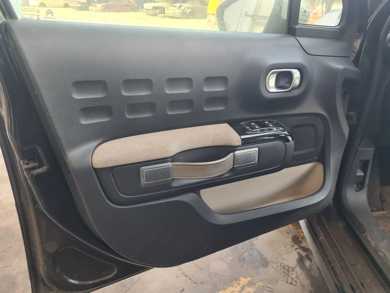 Foto de GUARNECIDO PUERTA DELANTERA IZQUIERDA CITROEN C3