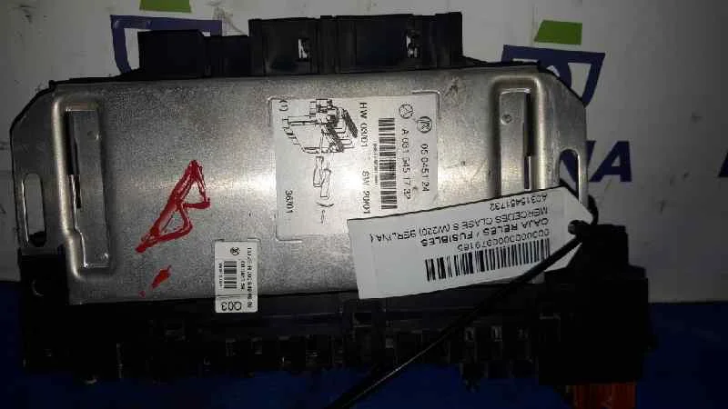 Foto de CAJA RELES / FUSIBLES SIN MARCA SIN MODELO referencia A0315451732