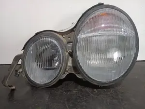 Foto de FARO IZQUIERDO MERCEDES-BENZ CLASE E (BM 210) BERLINA foto 1