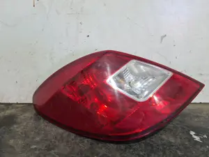 Foto de PILOTO TRASERO IZQUIERDO OPEL CORSA D referencia 13269050