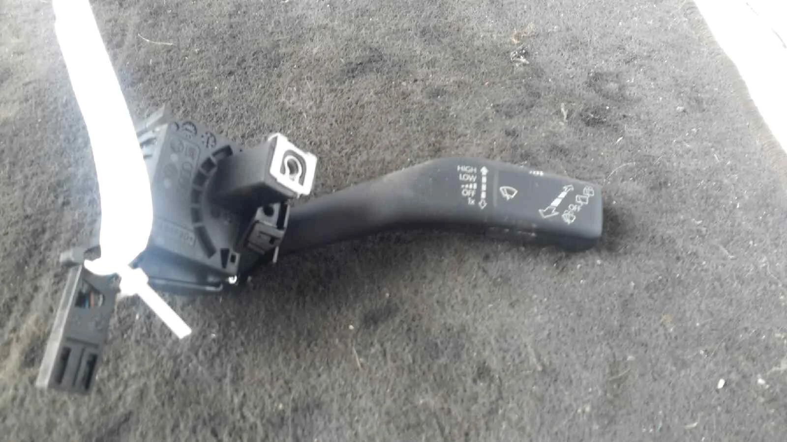 Foto de MANDO LIMPIA SIN MARCA SIN MODELO referencia 1K0953519H