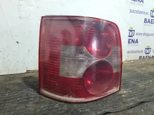 Foto de PILOTO TRASERO IZQUIERDO VOLKSWAGEN PASSAT BERLINA (3B3) referencia 3B9945257B foto 5