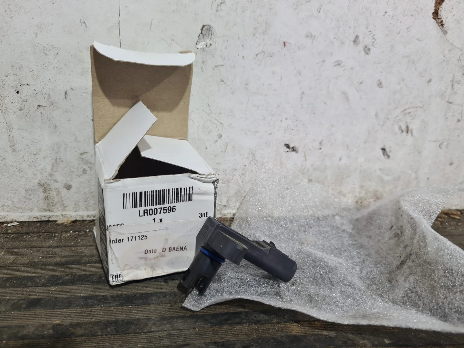 Foto de SENSOR PRESION SIN MARCA SIN MODELO referencia LR007596
