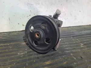 Foto de BOMBA DIRECCION FORD MONDEO BERLINA (CA2) referencia 6G913A696CD