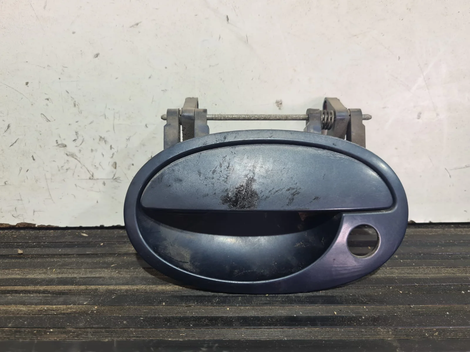 Foto de MANETA EXTERIOR DELANTERA IZQUIERDA SIN MARCA SIN MODELO referencia 22175