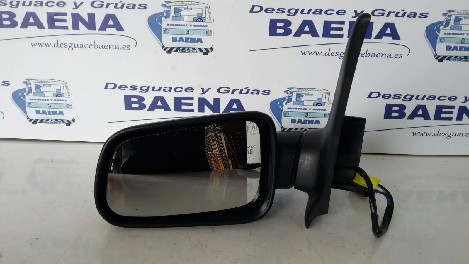 Foto de RETROVISOR IZQUIERDO SIN MARCA SIN MODELO referencia NEGRO