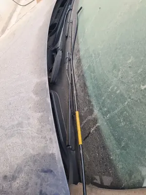 Foto de BRAZO LIMPIA DELANTERO IZQUIERDO MERCEDES-BENZ CLASE E (BM 213) BERLINA
