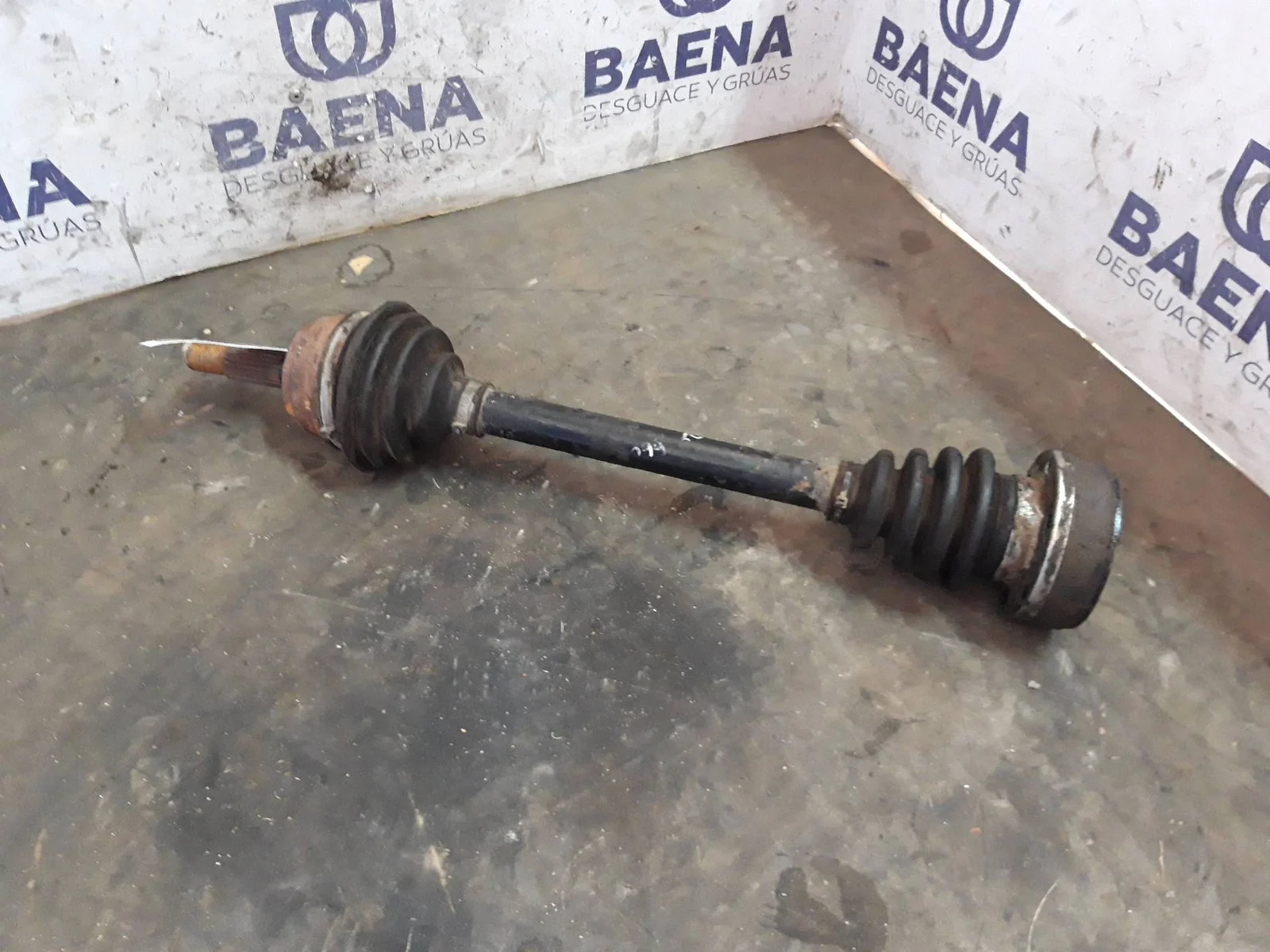 Foto de TRANSMISION DELANTERA IZQUIERDA VOLKSWAGEN CADDY FG/CO (9K9)(1995)